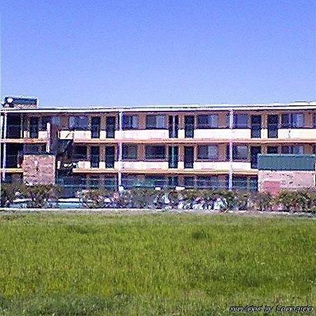 Delux Inn 梅斯基特 外观 照片