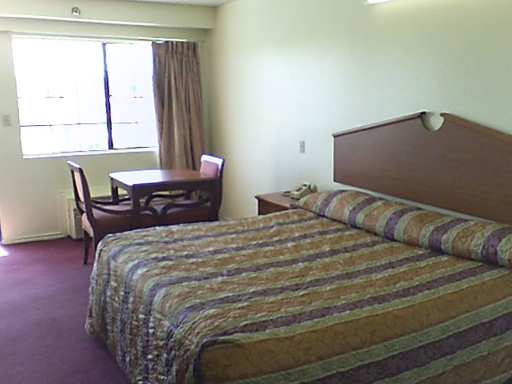 Delux Inn 梅斯基特 客房 照片