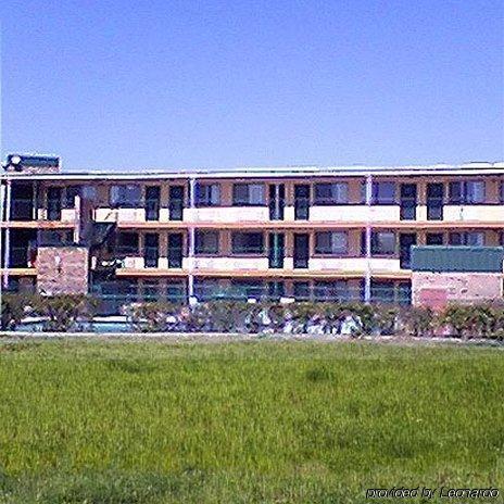 Delux Inn 梅斯基特 外观 照片